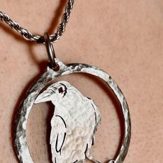 Kettenanhänger "Mystischer Rabe"